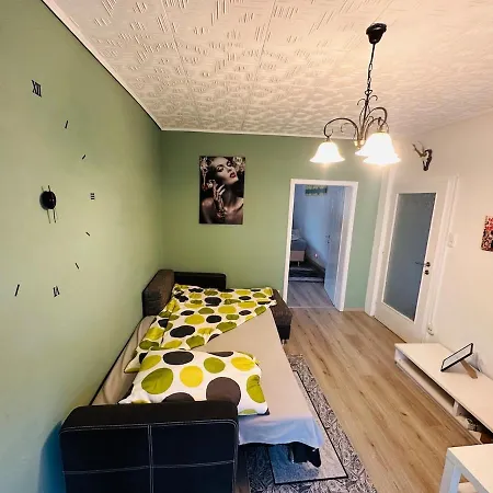 Near Vienna Airport Apartamento